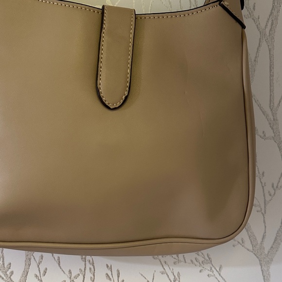 GUESS Beige Shoulder Bag - Picture 6 of 11